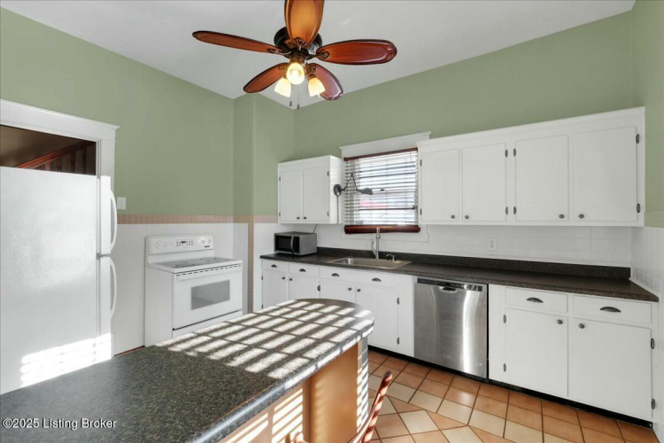 Listing Image 20