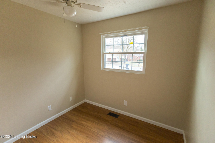 Listing Image 27