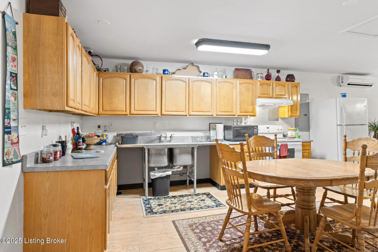 Listing Image 41