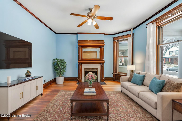 Listing Image 5