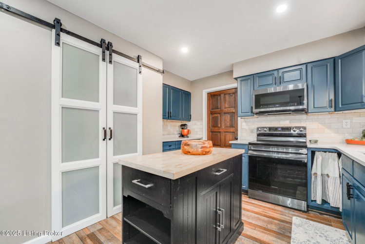 Listing Image 9