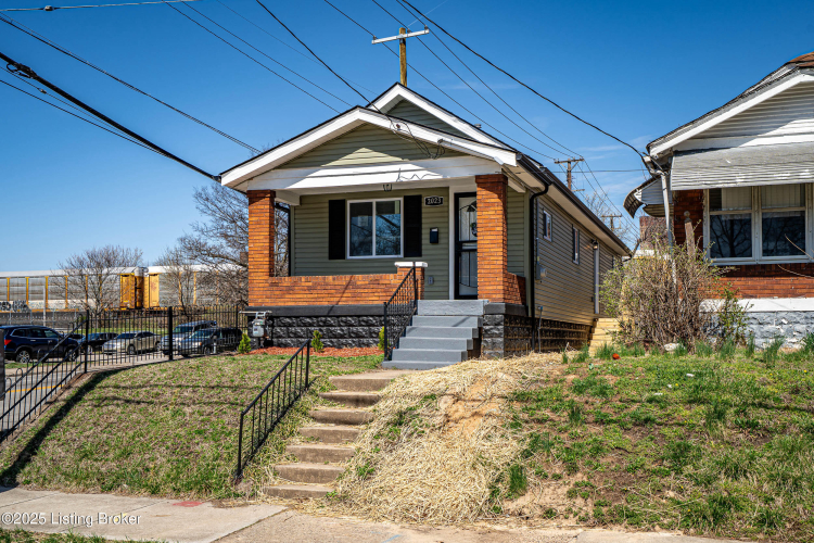 Listing Image 6