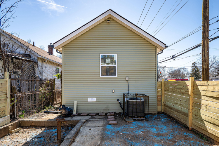Listing Image 7