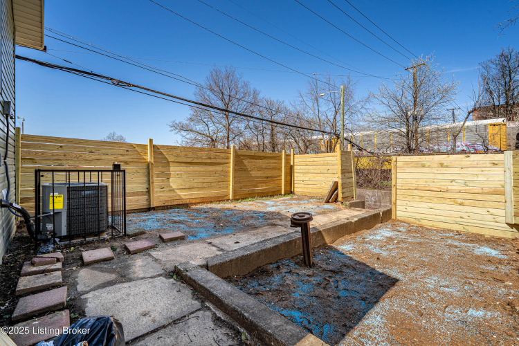 Listing Image 8