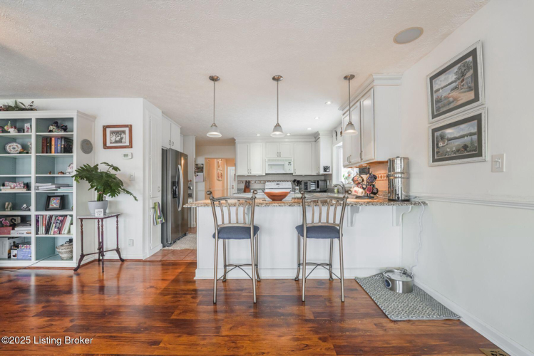 Listing Image 18