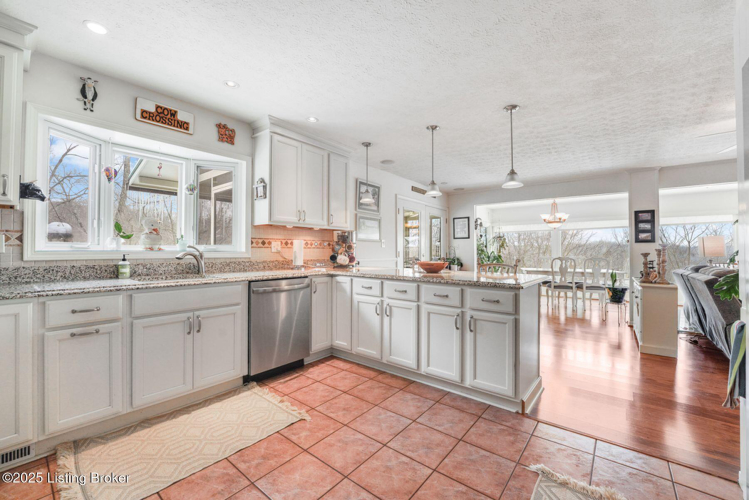 Listing Image 20