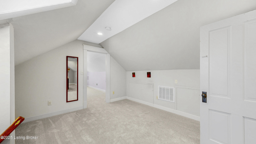 Listing Image 29