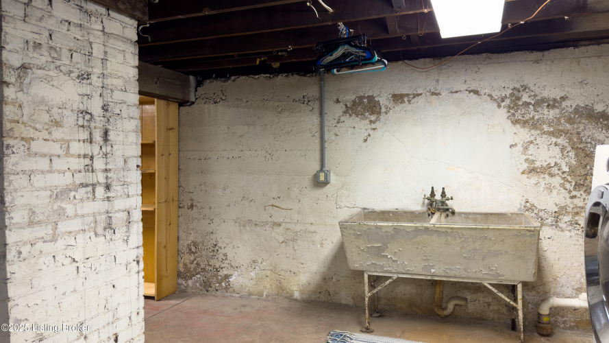 Listing Image 40