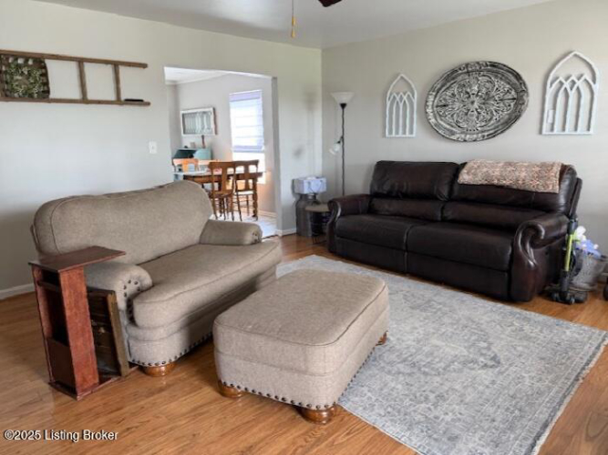 Listing Image 3