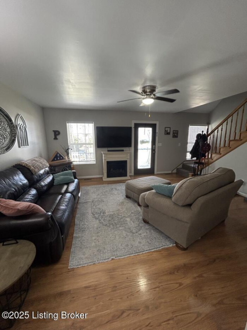 Listing Image 6