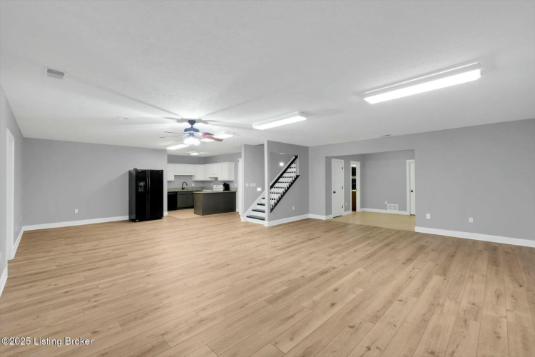 Listing Image 58