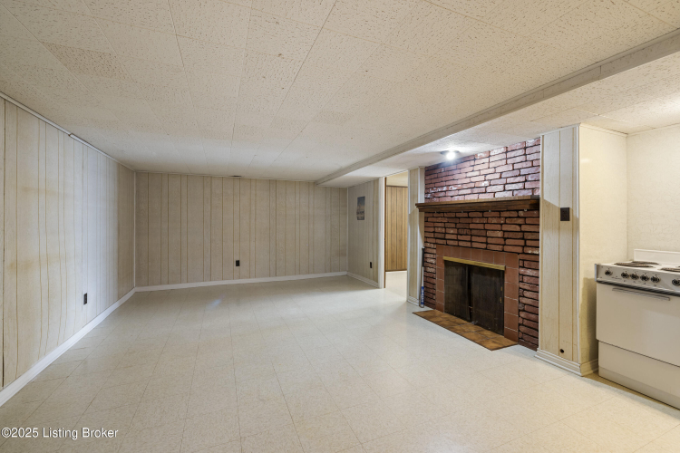 Listing Image 24
