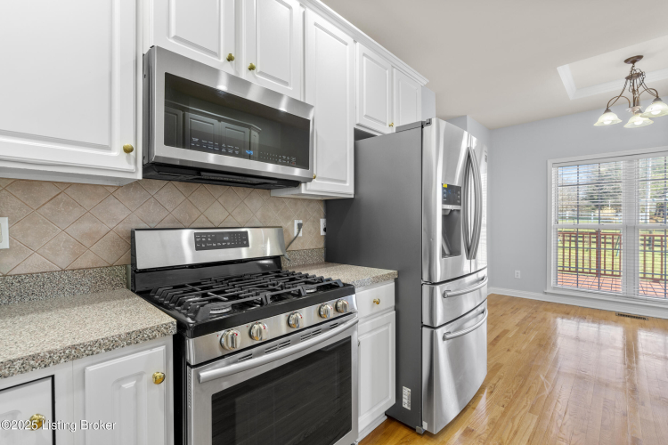 Listing Image 12