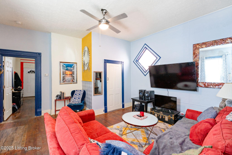 Listing Image 5