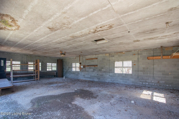 Listing Image 36