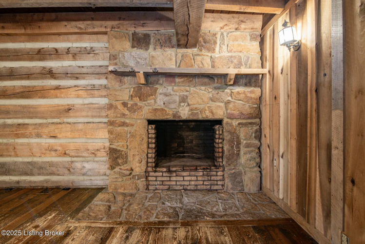 Listing Image 47