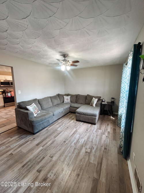 Listing Image 20