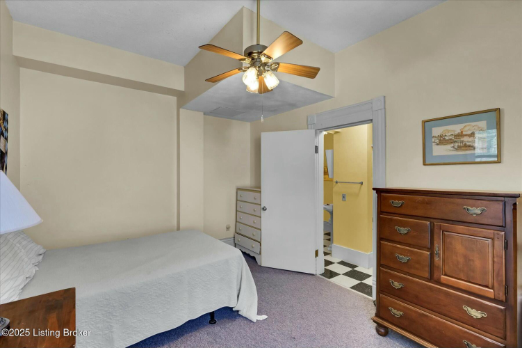 Listing Image 38