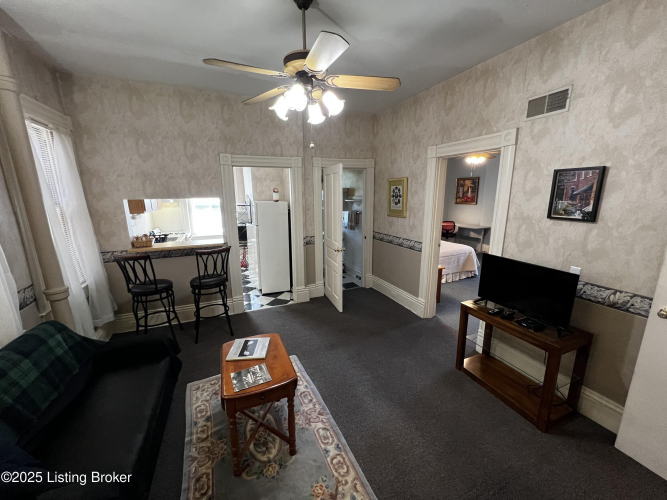 Listing Image 41