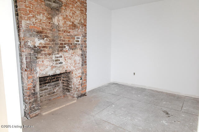 Listing Image 24