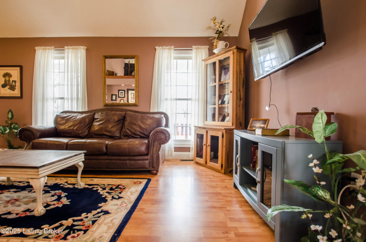 Listing Image 19