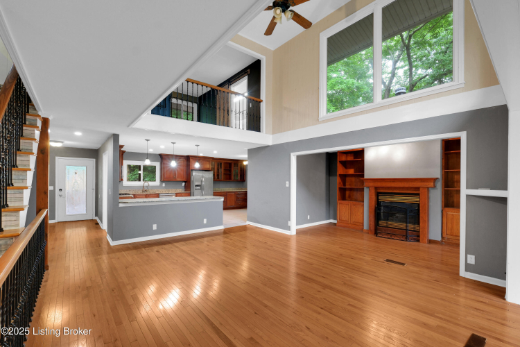 Listing Image 6