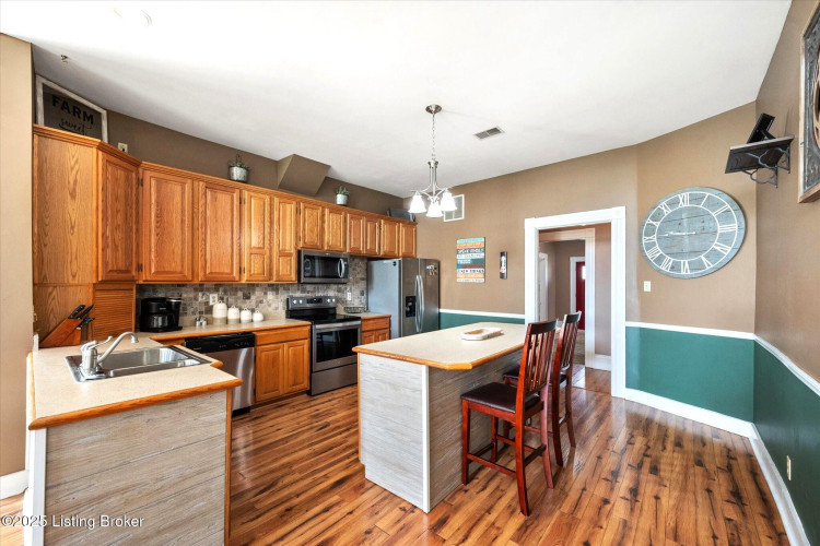 Listing Image 15
