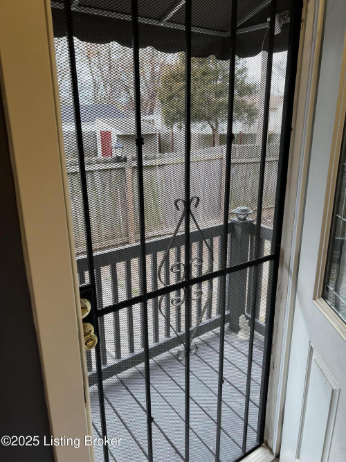 Listing Image 8