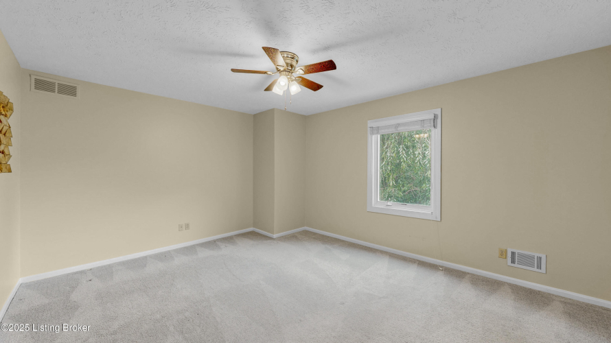 Listing Image 41