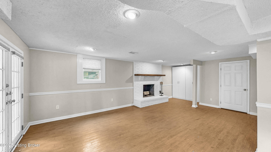 Listing Image 47