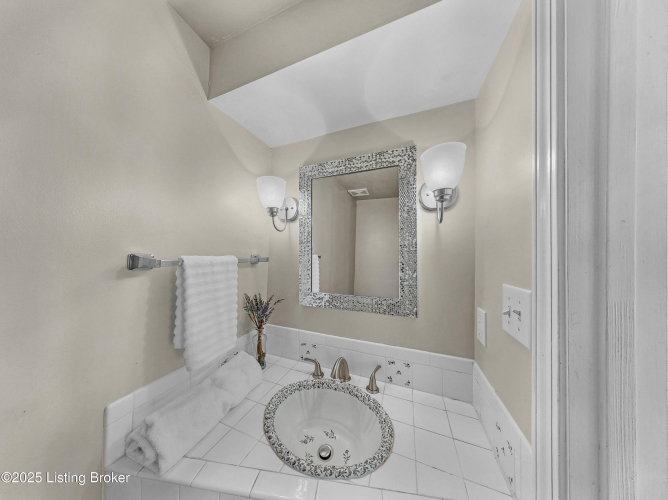 Listing Image 48