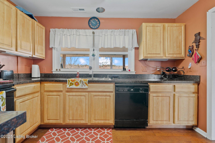 Listing Image 16