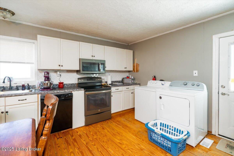 Listing Image 13
