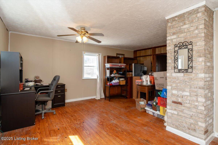 Listing Image 17
