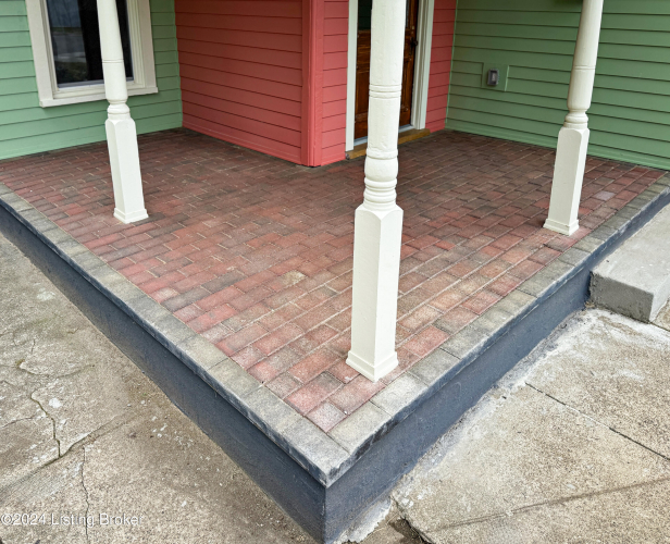 Listing Image 8
