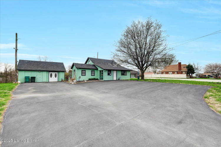 Listing Image 18