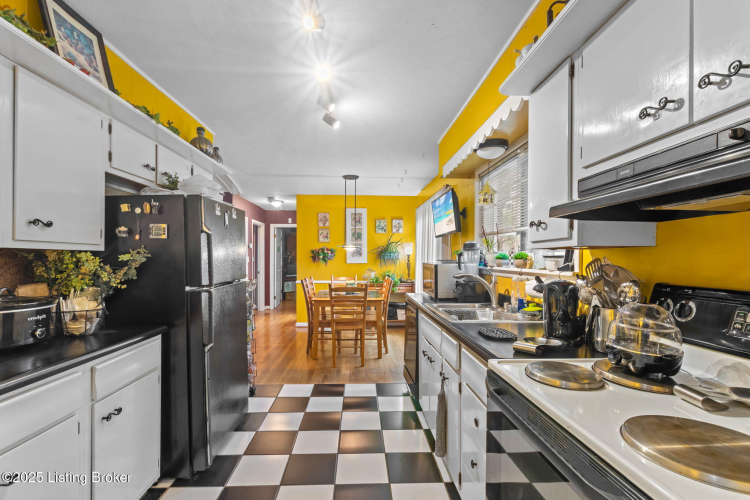 Listing Image 19