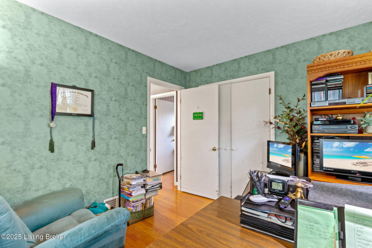 Listing Image 23