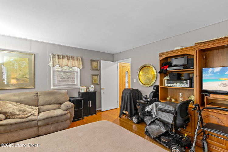 Listing Image 27