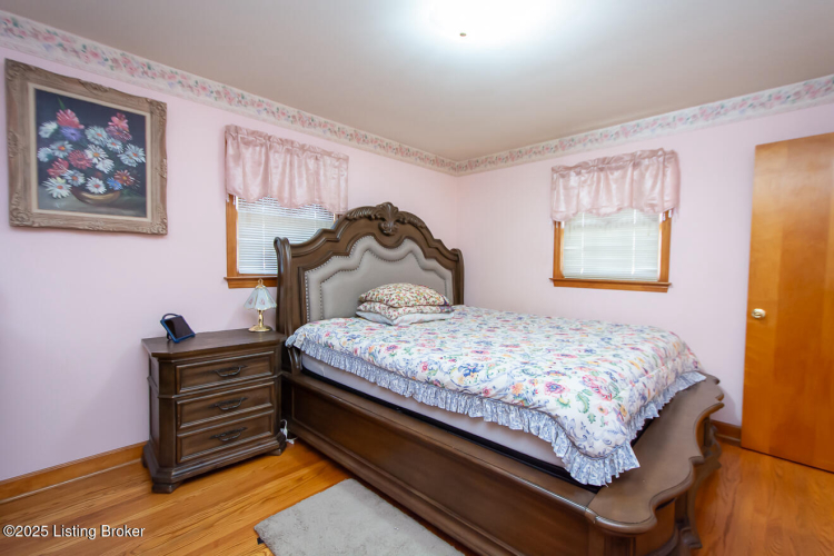 Listing Image 16