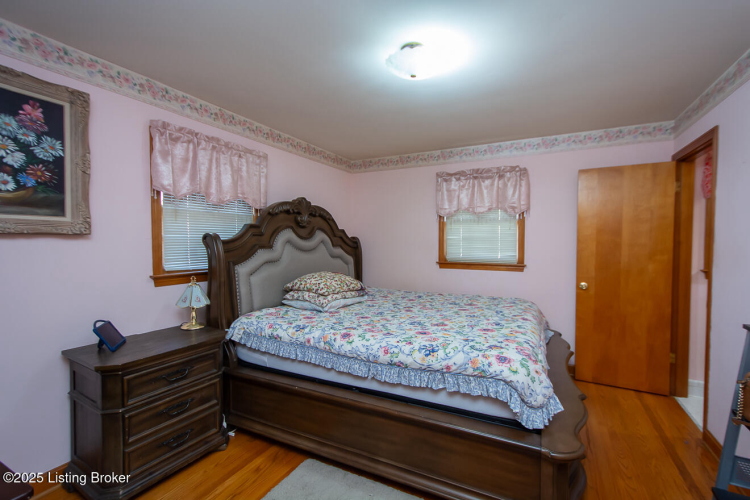 Listing Image 19