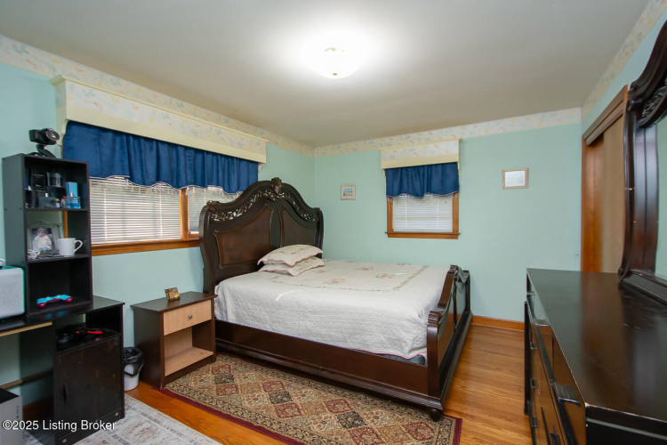 Listing Image 22