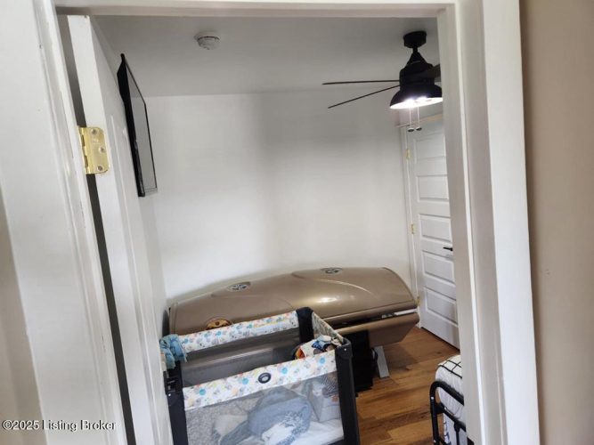 Listing Image 17