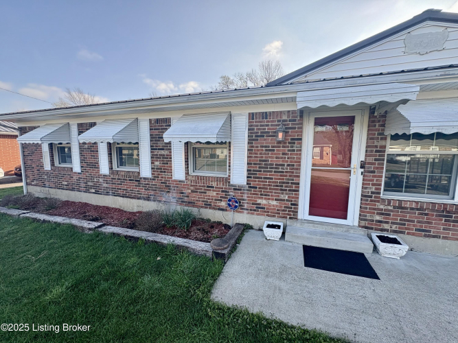 Listing Image 6