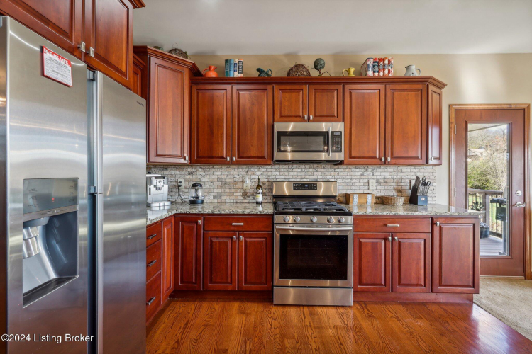 Listing Image 11