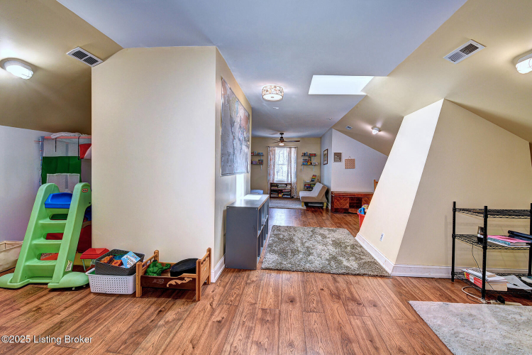 Listing Image 64