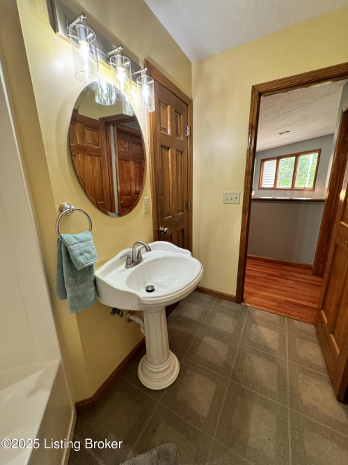 Listing Image 56