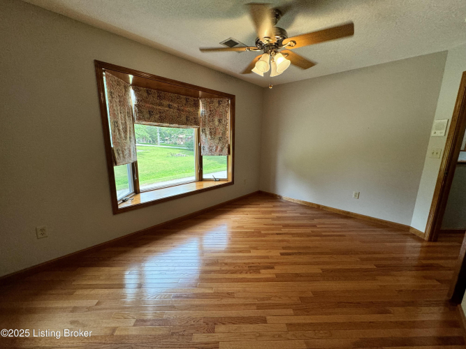 Listing Image 57