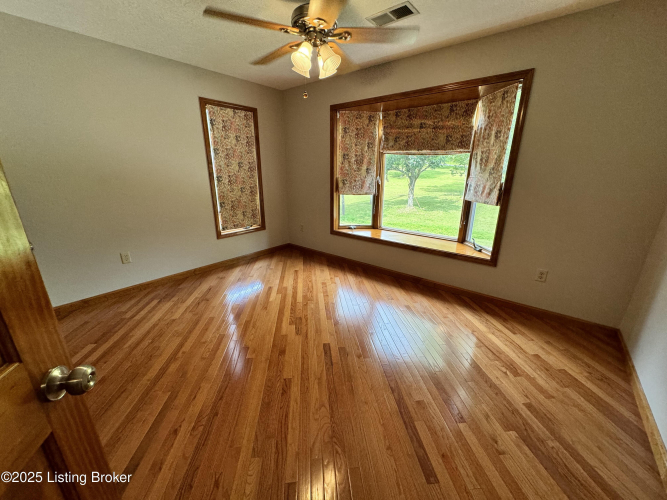 Listing Image 58