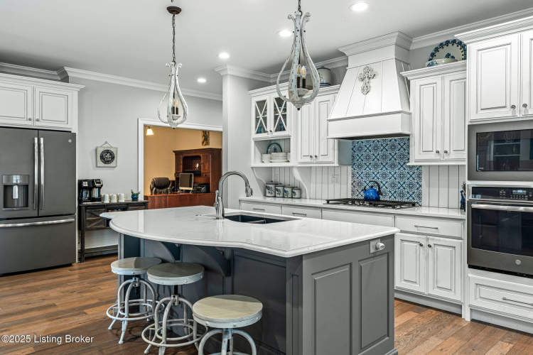 Listing Image 9